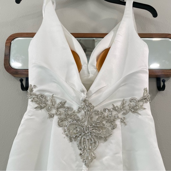 Allure Bridals 8432 Wedding Dress Size 6. Great Condition! - Picture 6 of 10